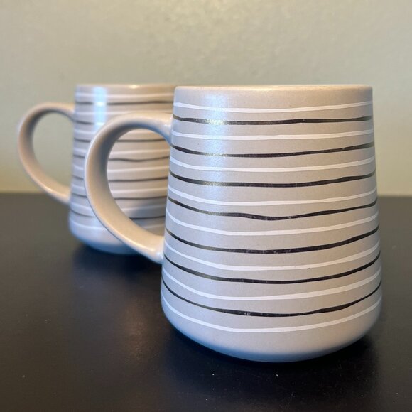 Set of 2 THYME & TABLE Stoneware Mugs ~ Gray with White & Metallic Gold Stripes - Picture 2 of 12